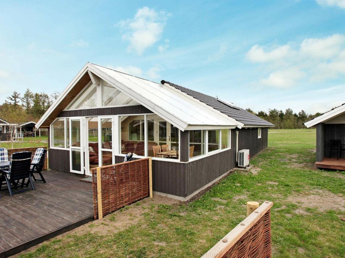 8 Person Holiday Home In Hovborg Exteriör bild